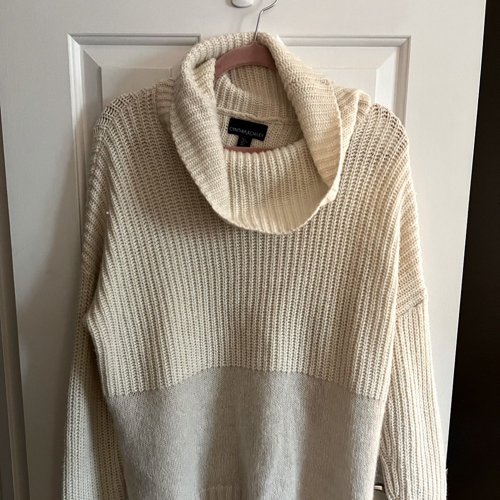 Large neck cream sweater
